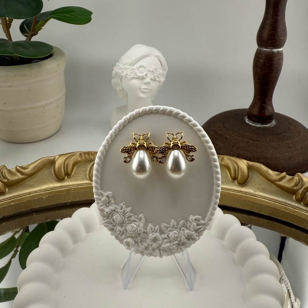 Elegant Gold Bee Earrings with Imitation Pearl Drop - Picture 7 of 8